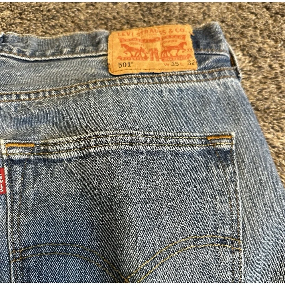 Levis 501 Button Fly Jeans 35x32 Blue Faded Worn Nice